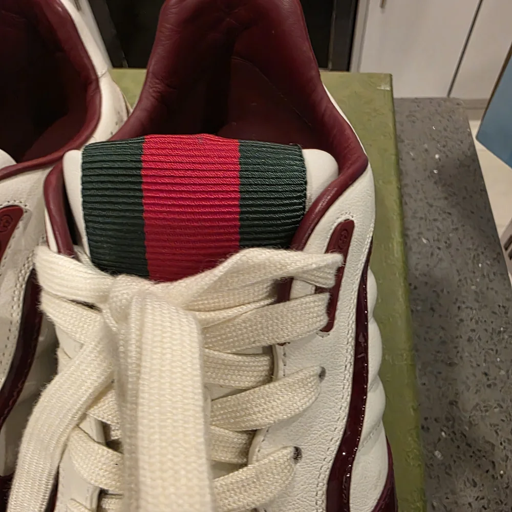 GUCCI Re-Web Trainer White & Red Leather Sneakers 818002 Gucci Sz 8 Box & Dust - Picture 4 of 16